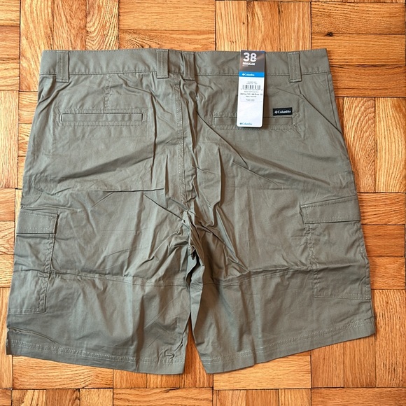 Columbia Cargo Shorts Khaki Green NWT, Size 38 Regular Men’s - Picture 2 of 5